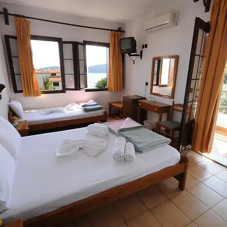 Sylvia Hotel Koinira